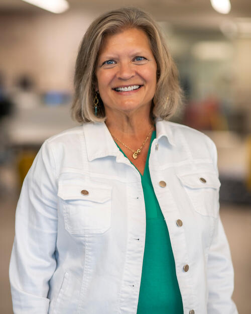 Lisa Copenhaver Headshot